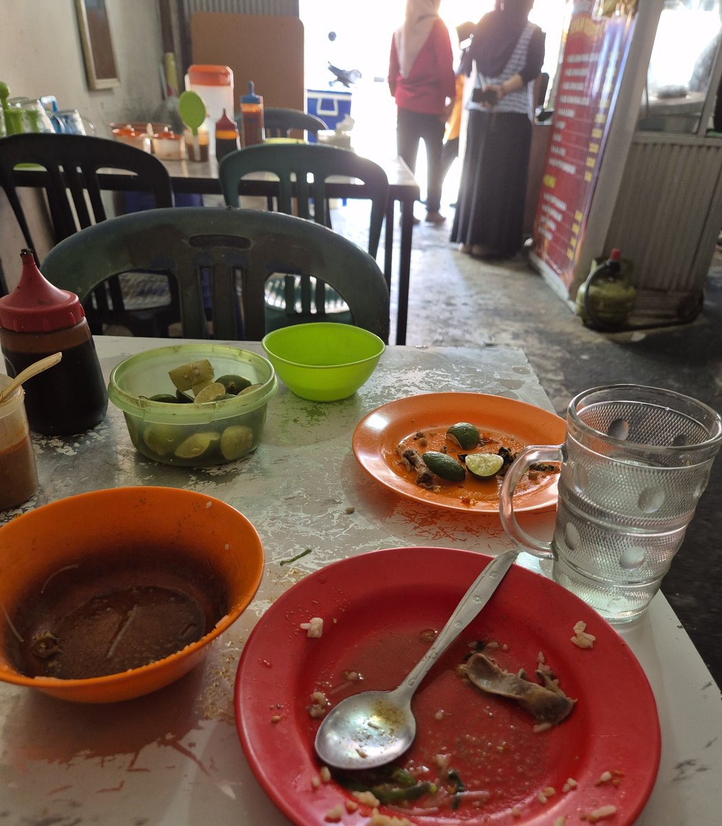 evalucsi's tweet photo. makan https://t.co/tzVNuaXGlP
