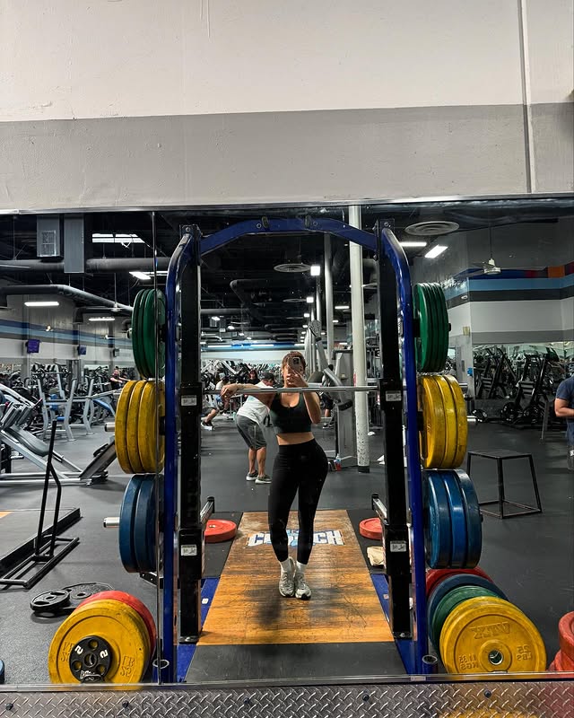 Annabelle81dhb's tweet image. Strong looks good on me
Showing up, putting in the work, and becoming a little stronger every single day
#GymLife #StrengthTraining #FitnessMotivation #StrongWomen