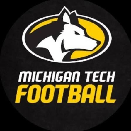CoachBThomas05's tweet photo. Thanks to @CoachThomas90 from Michigan Tech Football for stopping in last week to check out our Haslett players!
 @hhs_football1 

#STEPS https://t.co/Kvidp1dCrj