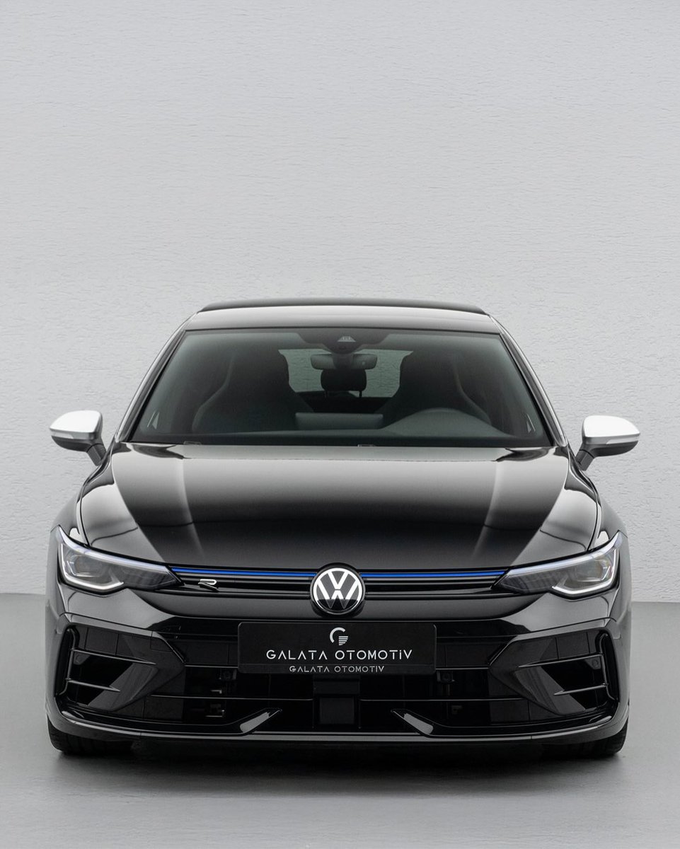 ThrottleCars's tweet image. VOLKSWAGEN GOLF R