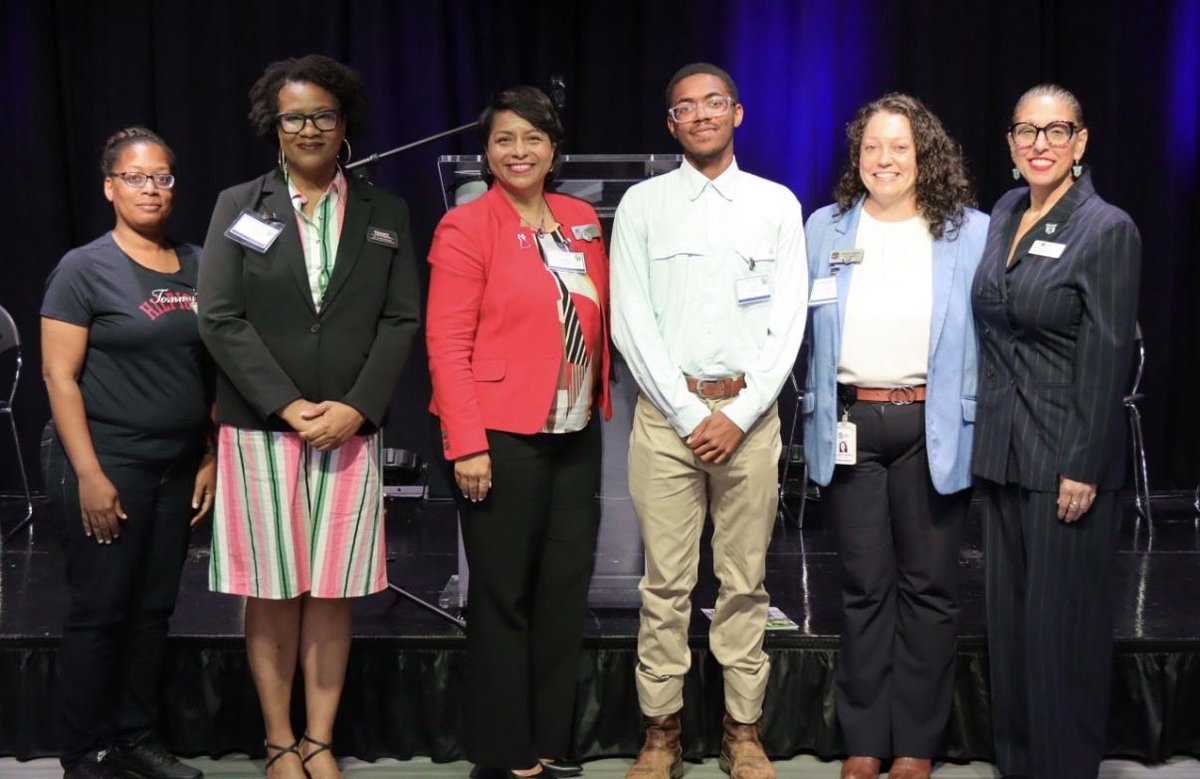 YvetteDupree's tweet image. Honored to serve as a panelist at the Southern Crescent Workforce Summit—great conversations on creating innovative pathways for students.
#WorkforceDevelopment #CTAE #CareerReady #GaWBLworks @HenryCountyBOE @SoCrescentTech