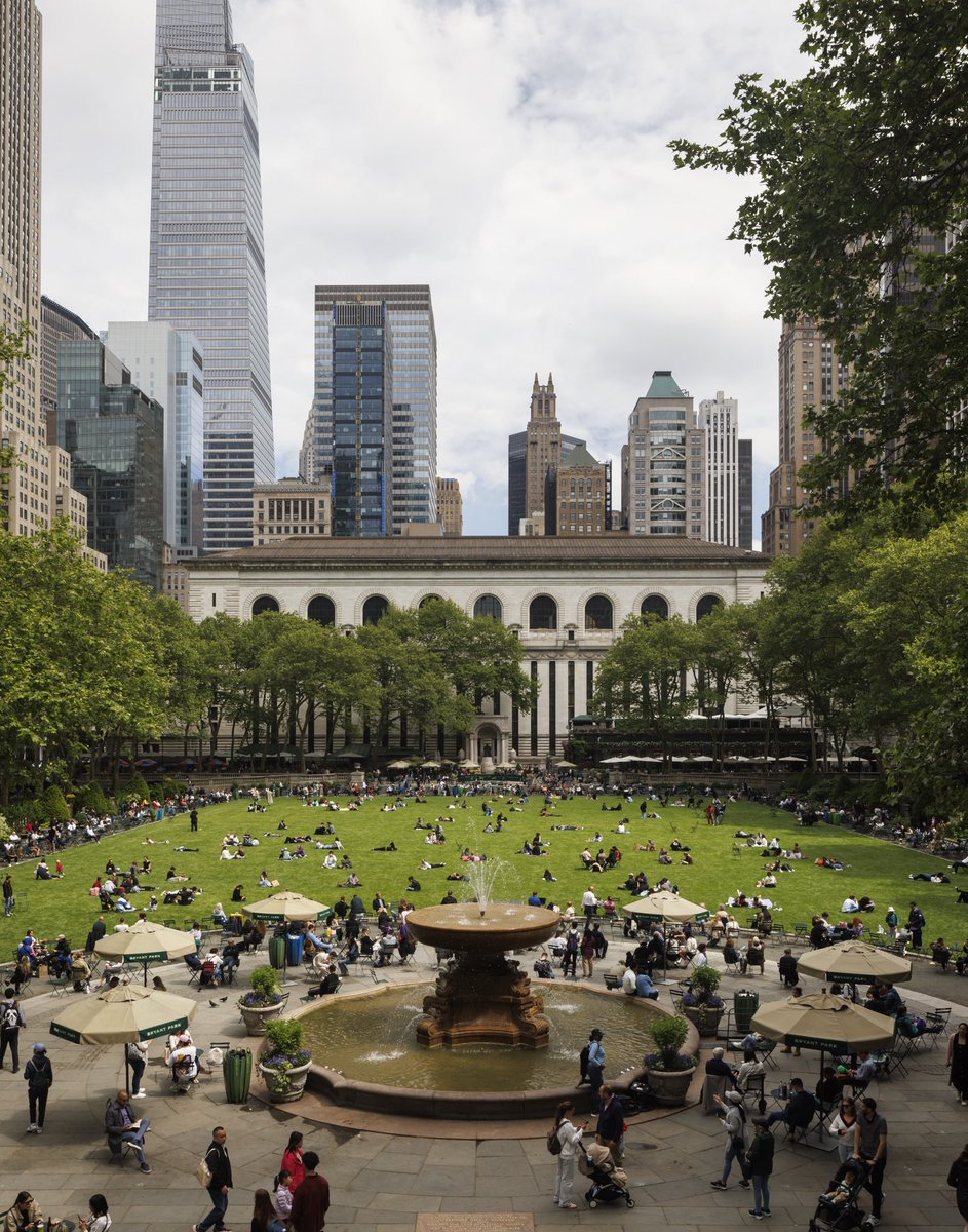 Activity season is in full swing 💃✨🎶!

From live literary events 📚 to Art Cart workshops 🎨, be sure to turn on our post notifications to keep up with what’s happening in the park.

Things to do: bryantpark.org