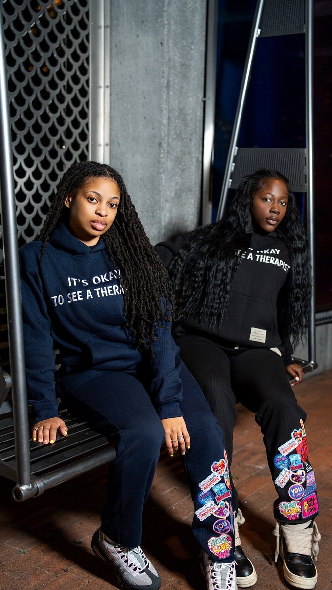 RealMarcusLamar's tweet photo. MENTAL HEALTH AWARENESS MONTH💚

Wear the message. Start the conversation.

‘It’s Okay’ To See A Therapist Signature sweatsuit available right now. 

LINK ➡️ https://t.co/XyCqMpz62e

LIMITED QUANTITY!!! 1 OF 1 ITEMS !!! NO RESTOCK!!! #mentalhealthawarenessmonth #therapy #itsokay #hoodieseaon