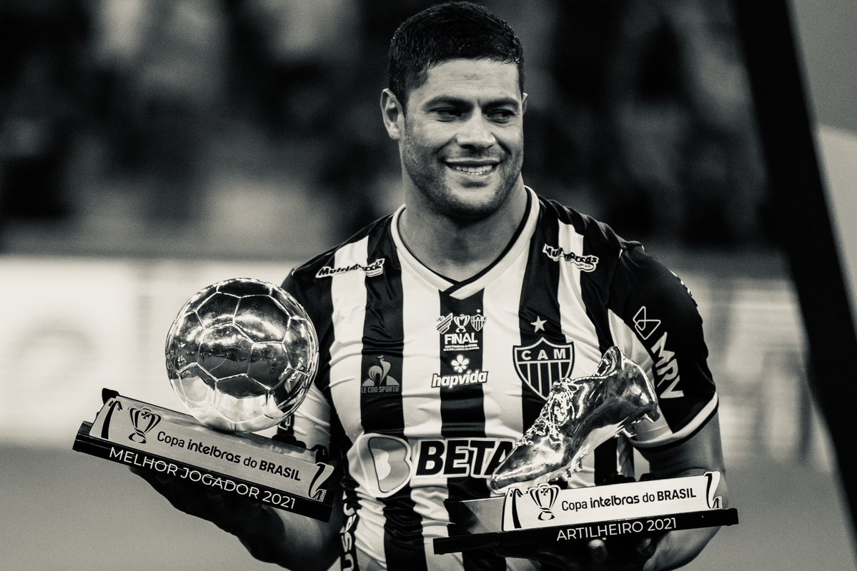 Esse cara me deu um brasileiro

Esse cara honrou a camisa até o seu limite

Jogou em alto nível até os 40 anos para o nosso time

Subiu a régua para todos os próximos ídolos que esse clube tiver

Para sempre um dos nossos

Obrigado Hulk, você é e foi GIGANTE.