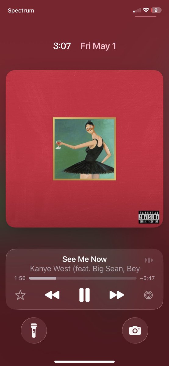 KsgYeezus's tweet photo. @tlop444 MBDTF https://t.co/gTydZAuB7n