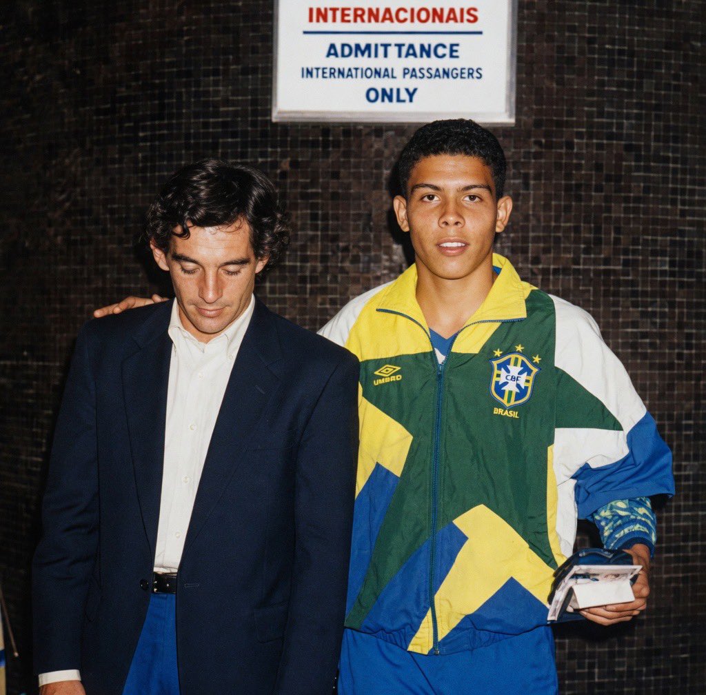 Ayrton Senna e o jovem Ronaldo Fenômeno em 1993.

Nostálgico!