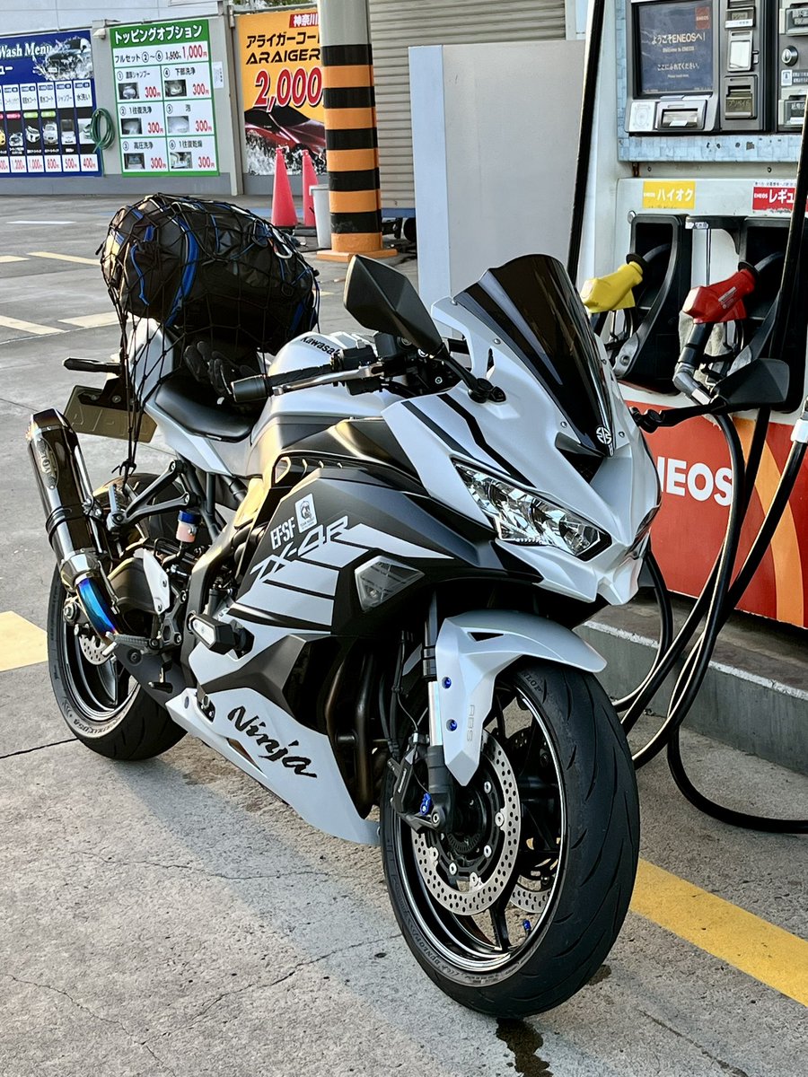 HAWAIIAN_HUSKY's tweet image. おはようございまふらー🏍️ぶんぶん💨

出撃するぜ❗️🫡
どこに行くかはお楽しみ🤭

ミノフスキー粒子散布✨
進路オールクリア🚥

ZX-4R、はすきー機出るっ🏍️💨

#ZX4R
#ninja