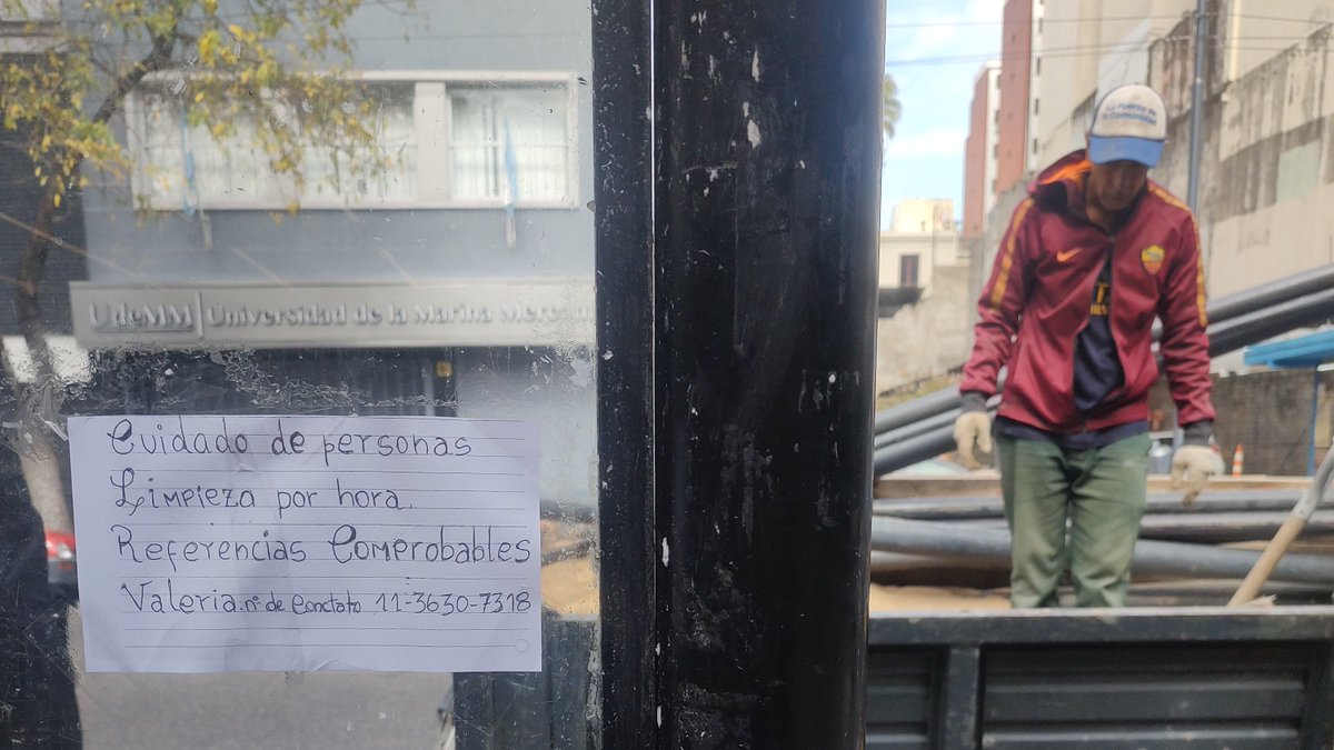 apologiadelonce's tweet photo. La felicidad no es una realidad, es un deseo.  Y queremos ser felices, aunque sea un rato. Feliz día a todos los trabajadores y trabajadoras del Once y del mundo entero. https://t.co/28R7ZAr5FV