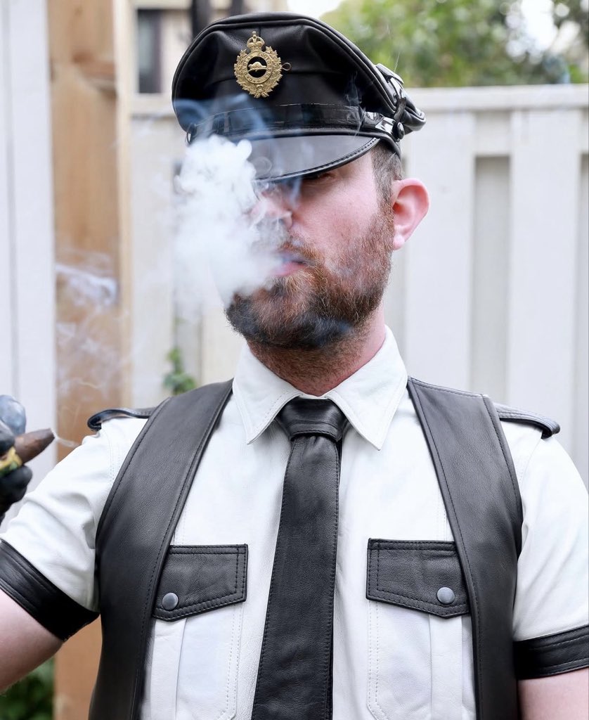 LthrBonerd's tweet photo. Cigar smoke 💨 https://t.co/UF5lAB92y0