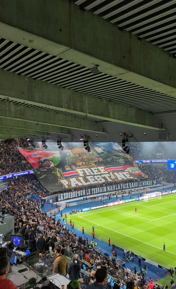 BON J’AI BESOIN DE L’ATTENTION DE TOUS LE MONDE!!!! 
J’ai la vision sur le projet tifo physique pour le concert de BTS, ON VA DEVENIR LES ULTRA DE BTS. 
DONC donnez moi toutes les informations nécessaire pour en parler en vidéo TikTok pitié