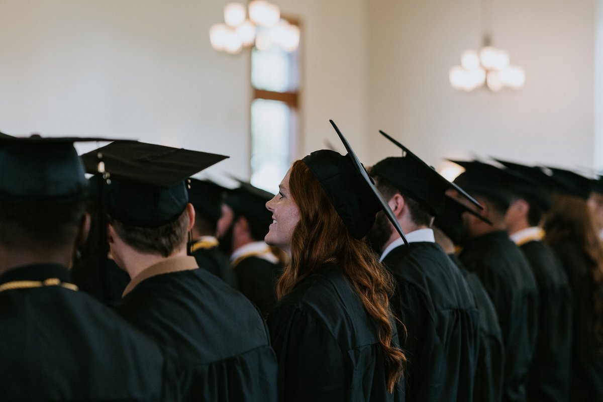 SpurgeonColl's tweet photo. Congratulations, graduates!

We praise the Lord for the blessing of equipping the next generation of pastors and ministry leaders in Kansas City and beyond.

It is our prayer that our graduates will continue to labor faithfully #ForTheKingdom. https://t.co/Wz0QDXtMta