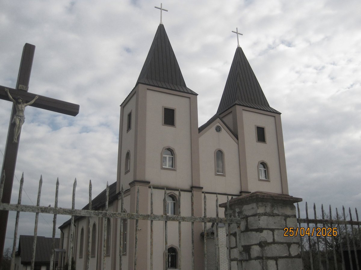 2Rimmaheyy's tweet image. between heaven and earth #church #religion #calm #explore #architecture  #aesthetic #photography #oldcamera
