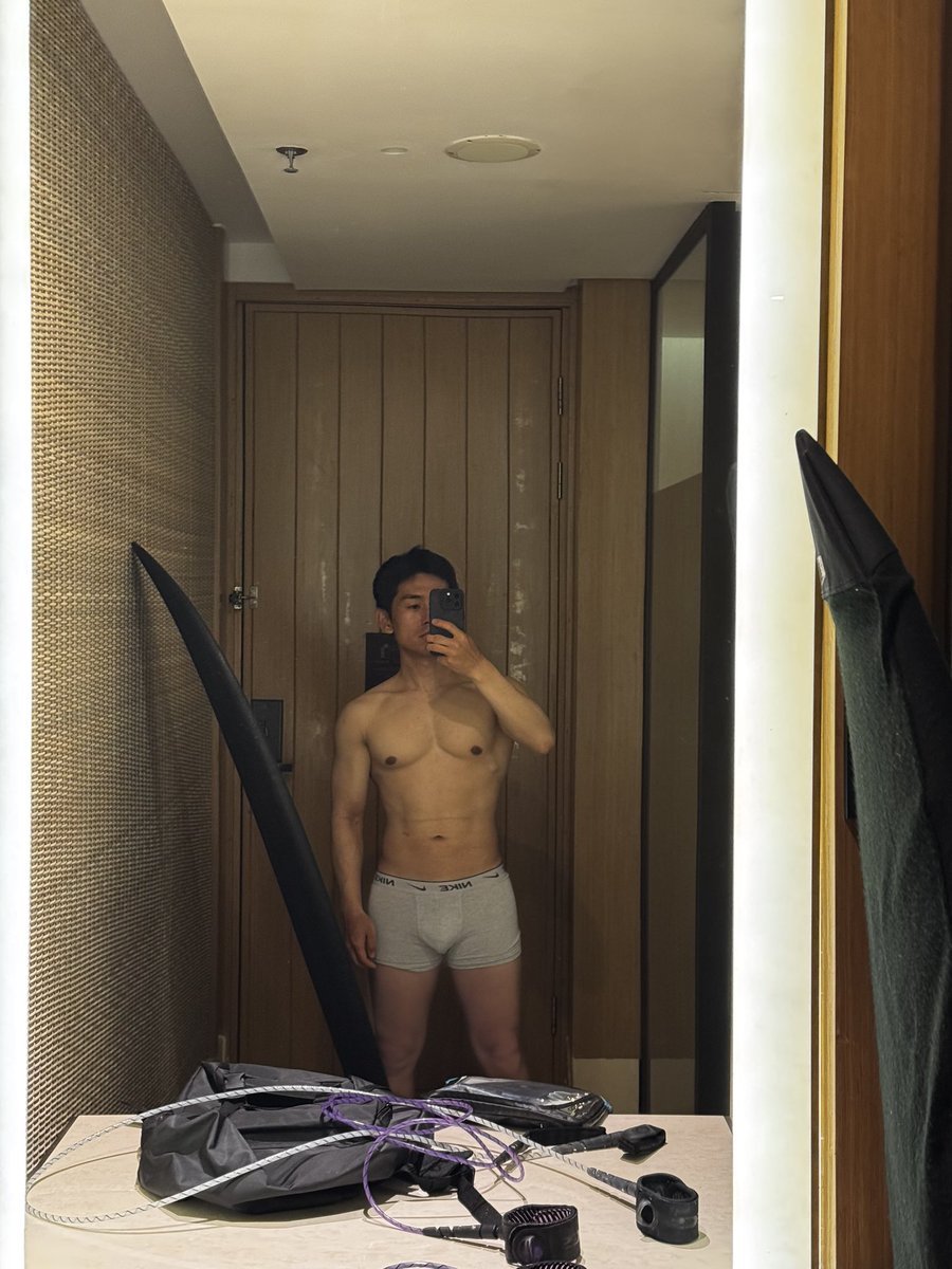 Neihsi's tweet photo. 🥱 https://t.co/D8QVs5pYtY
