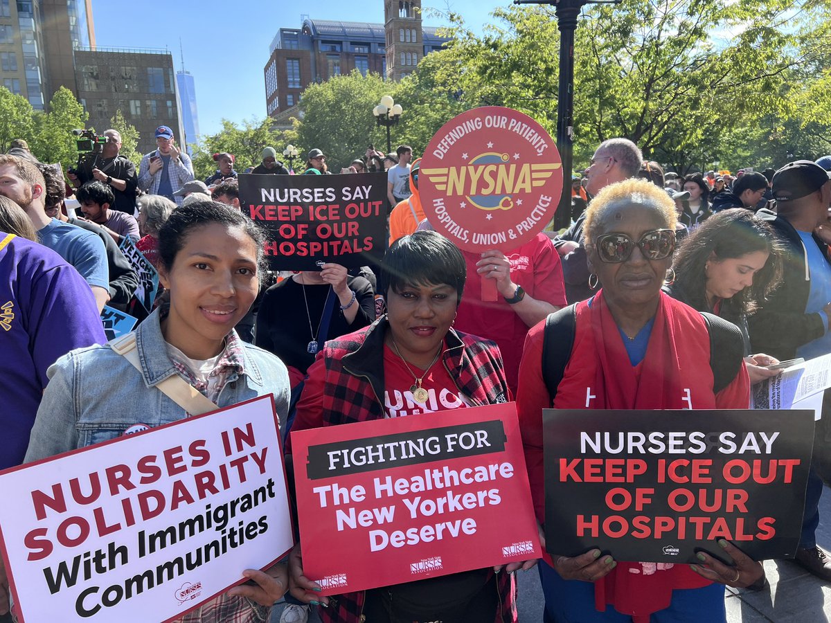 nynurses's tweet image. Getting ready to kick off the #MayDay march in #NYC! 

Power to the workers, not the billionaires 🎵