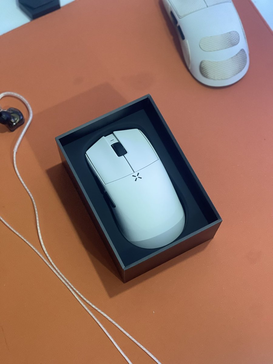 uitskhalid's tweet photo. عندي ماوسين ذولا للبيع الي له نية فيهم حياه الله 

Hitscan hyperlight  (220﷼)
atk x1 ultimate ( 190﷼) 

جميعها نظيفه مافيها اي ملاحظات استخدام لهم قرابة شهر https://t.co/1bnQkmOSfd