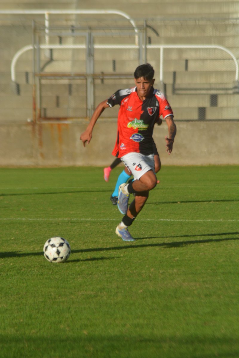 futbolfedearg's tweet image. Más postales de la ida en Vargas entre Estudiantes y Andino por el Provincial 2026. Se viene el vlog con lo mejor de este partido por los 4tos de final. #vlogs #yt
#futbol #estudiantes #andinosportclub #PhotographyTips