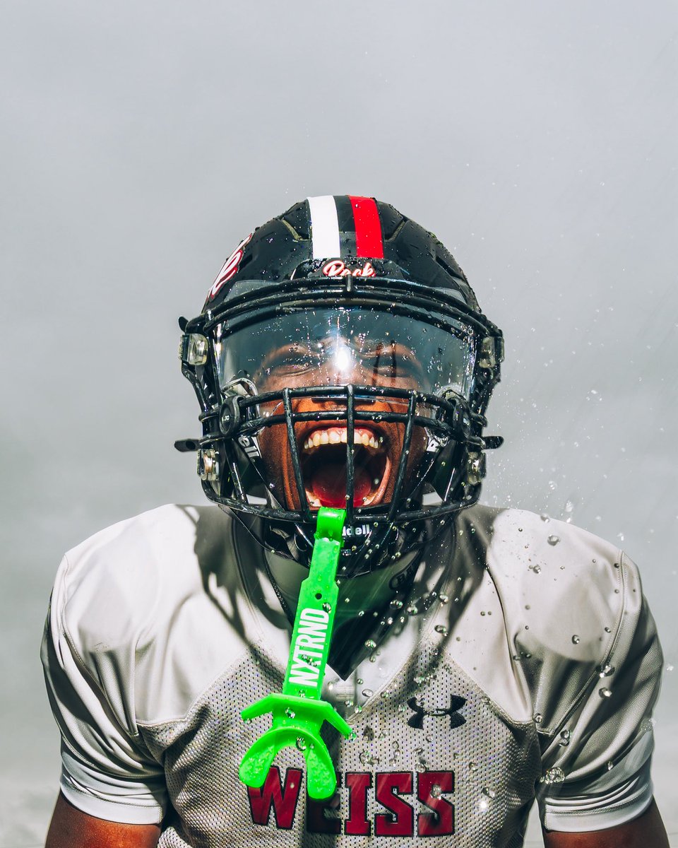Weiss Football tweet media