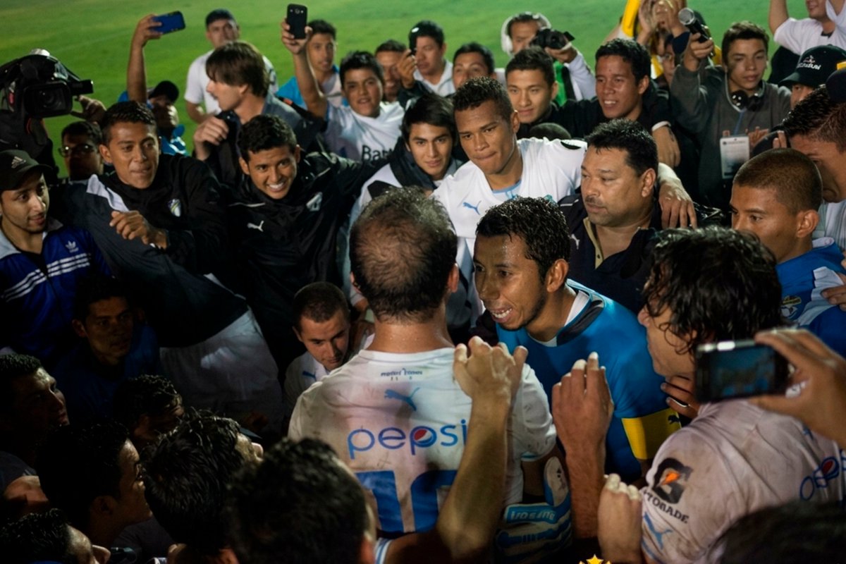 CremasOficial's tweet photo. #GraciasMoy10 https://t.co/Yfn6BQKJ3K