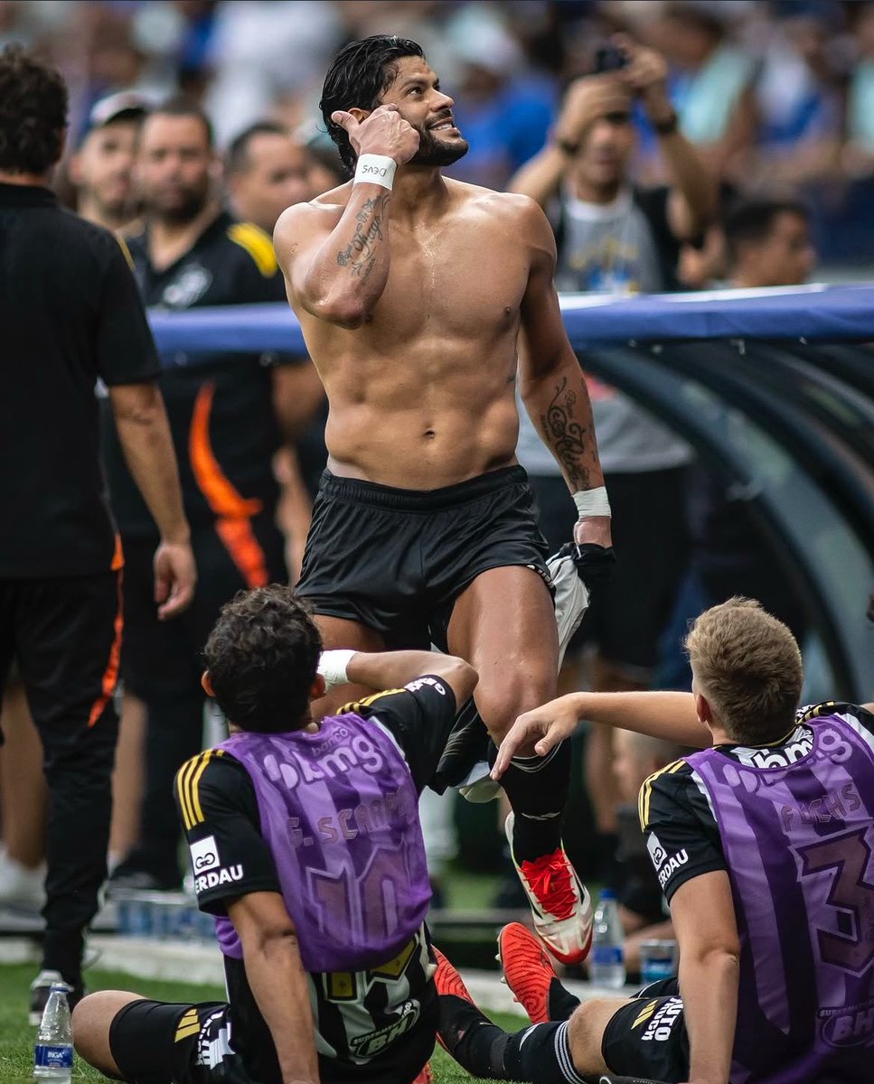 Privilegiado por ter visto a maioria de seus gols in loco.

🏆 Empilhou taças, vitórias memoráveis e golaços.

☑️ Gol olímpico
☑️ Gol de bicicleta
☑️ Gol de voleio
☑️ Falta de longa distância
☑️ Falta de curta distância
☑️ Falta na lateral de campo
☑️ Cavada, chapa e pancada.

🔥