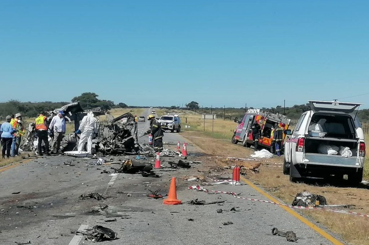 IlkhaAgency's tweet image. At least 11 dead in head-on bus-truck collision in central Namibia #Namibia #collision #roadaccident
ilkha.com/english/world/…