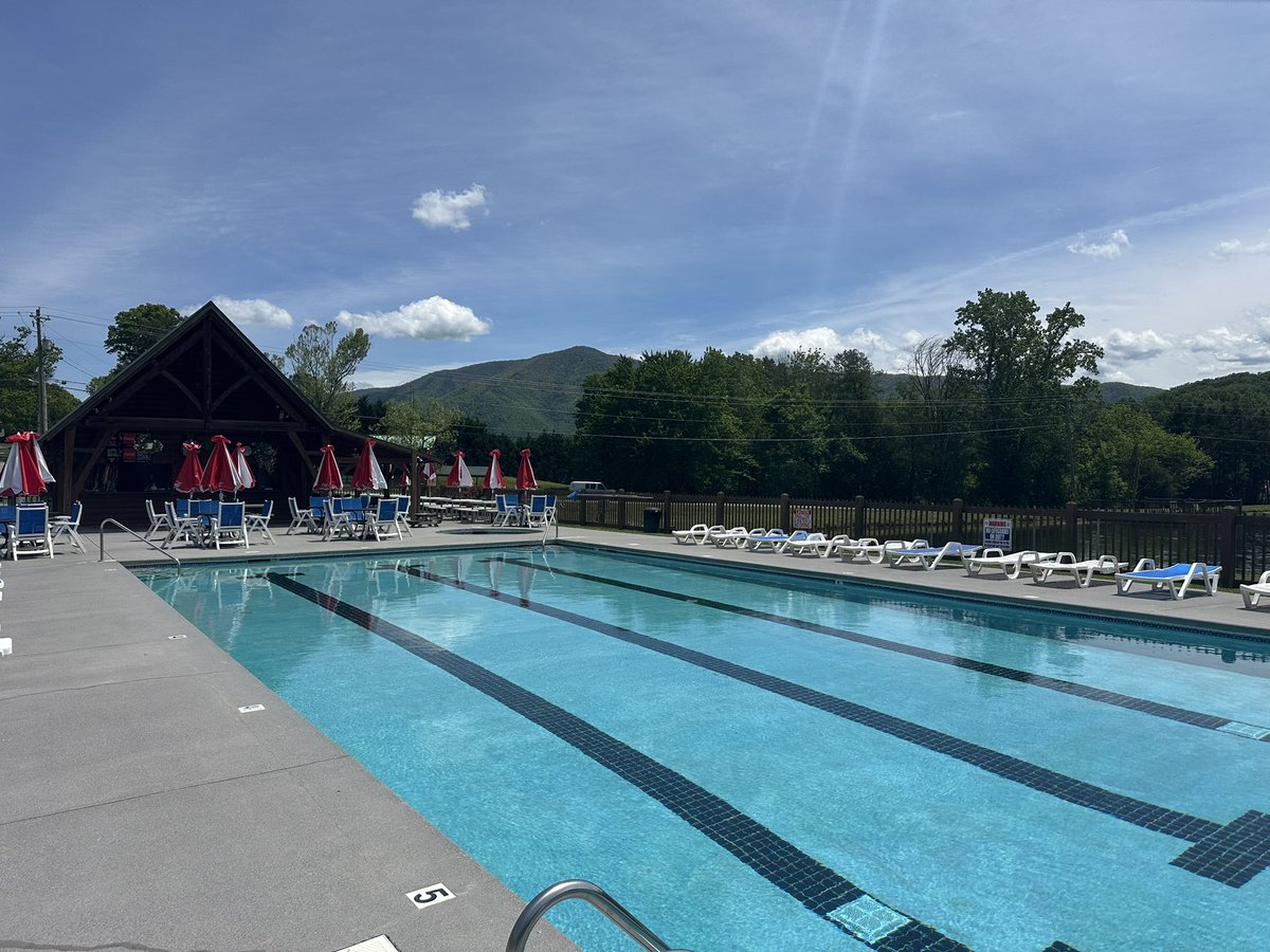 KyleGrainger's tweet image. I wish it was warmer! But the views &amp;amp; the food were nice today. Honeysuckle Meadows Pool &amp;amp; Deli open for the season in Wears Valley. #pool #tnvacations