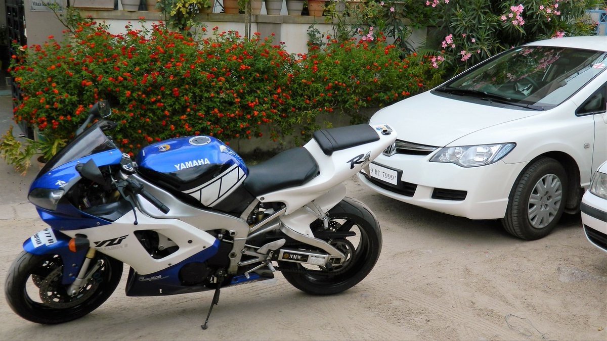 rvkvikas's tweet photo. The Year was 2014. What a Car she was; a Manual transmission Honda Civic. I still own the Yamaha R1, however, I had to let go the Civic in 2017 because of family issues. https://t.co/nLxEbcLGHh
