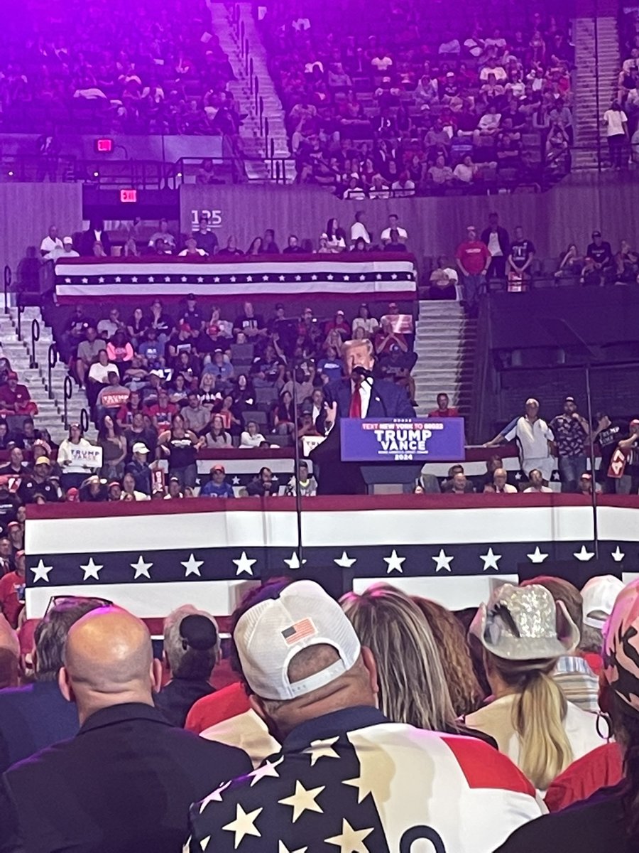 TRUMPisOPPA tweet media