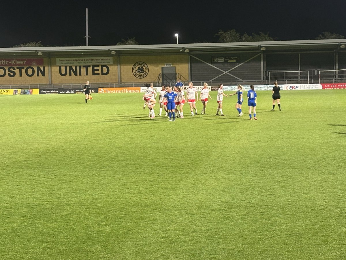 liamlallyzzl's tweet photo. LINCOLN WOMEN ARE YOUR LINCOLNSHIRE COUNTY CUP CHAMPIONS!

Lincoln Women 6-0 Spalding United Women

#Lincolnwomen https://t.co/4w658qU12g