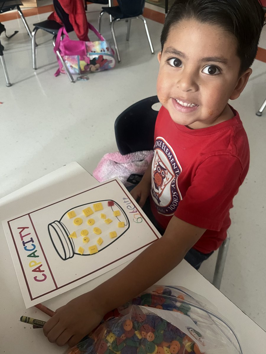 MLopez_MRES's tweet photo. Our little owls loved learning about capacity.  Math is so much fun in Pre-k!!!! https://t.co/4j8anPCWuS