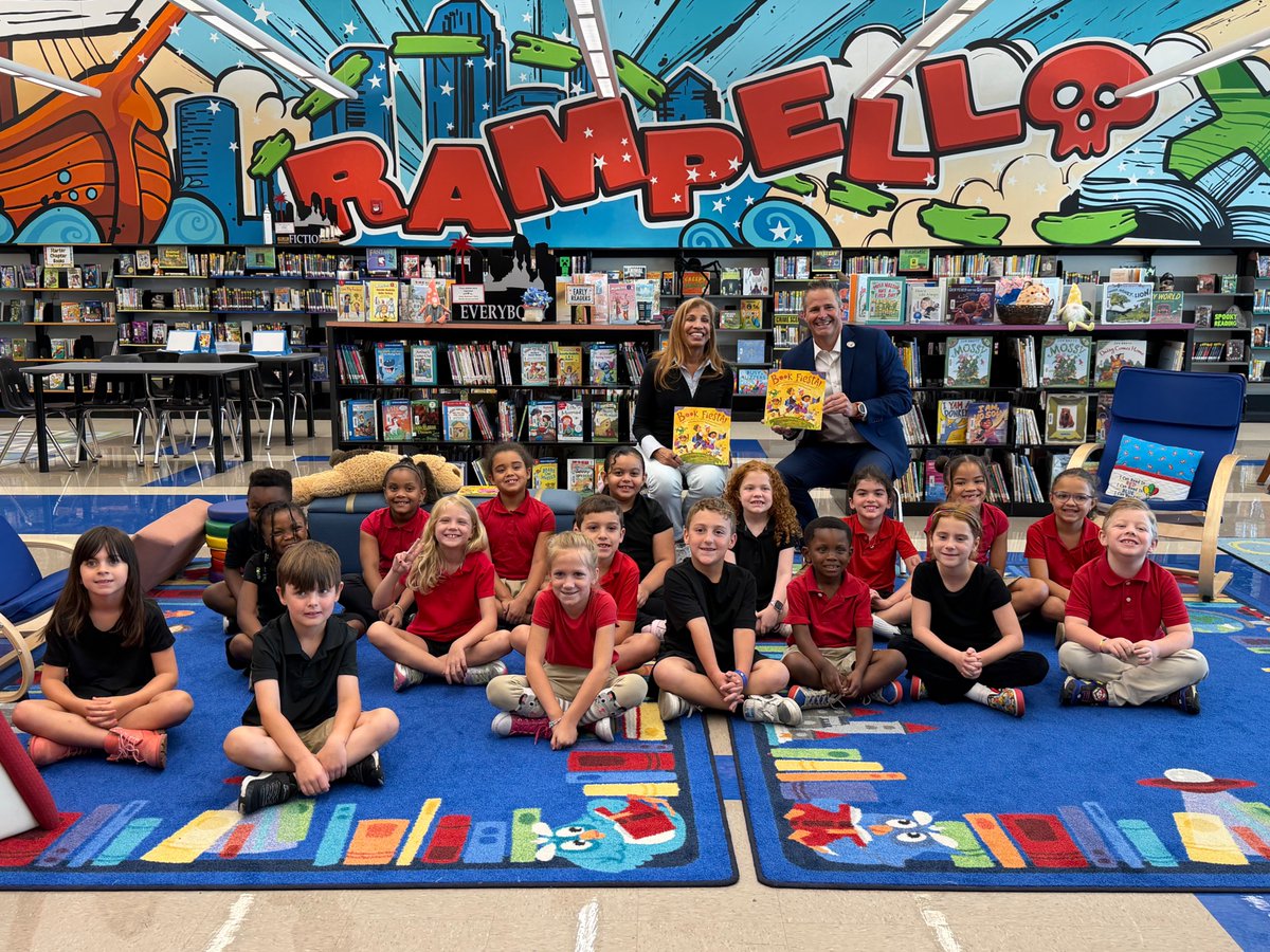 HillsboroughSch's tweet photo. Celebrating el Día del Niño (International Children's Day). 👦👧

This week, district leadership and staff met with dual-language students and read books in English and Spanish! The celebration demonstrated the importance of reading and biliteracy. 📚 https://t.co/M07pZ1QY4j