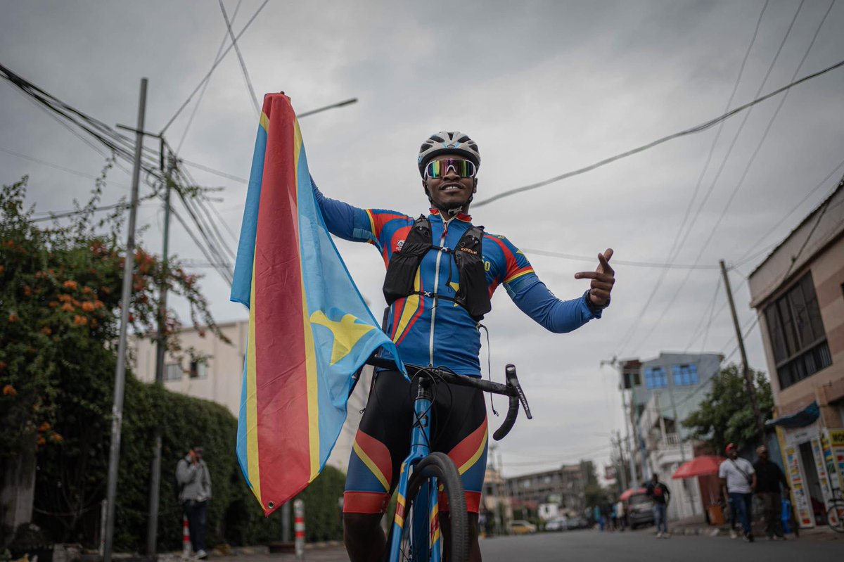 azga_shachikere's tweet image. Fier de venir de la même contrée que toi frère!
14 000 km, 17 pays, 1 mission : la paix. ✊🏾

#miguelmasaisai #paix