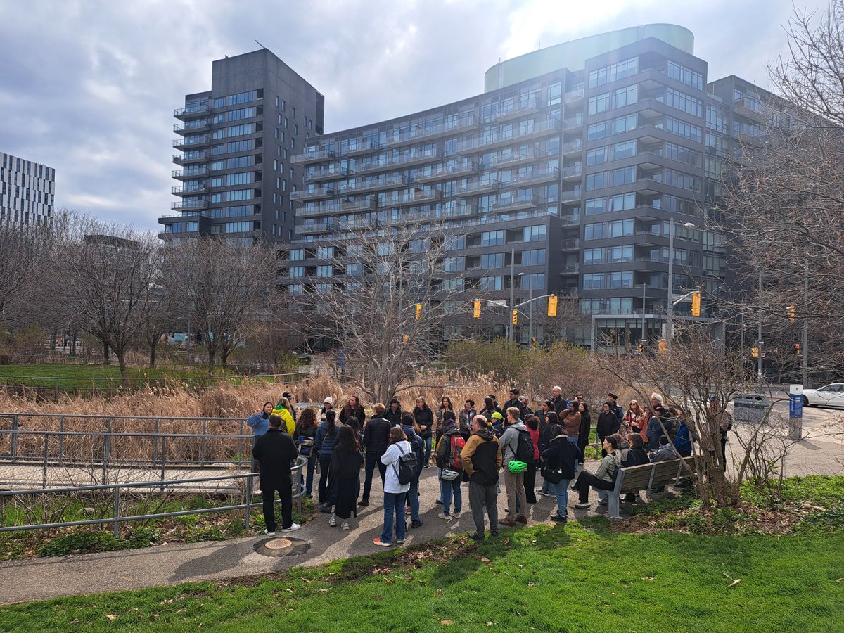 ourbluering's tweet image. The Sustainable Cities walk with #janeswalkto. #walkwithus
Sustainable = livable!