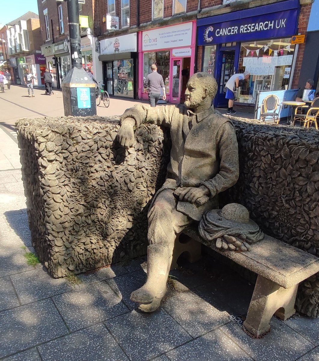 keithpp's tweet image. beekeeper #Beeston #Nottingham