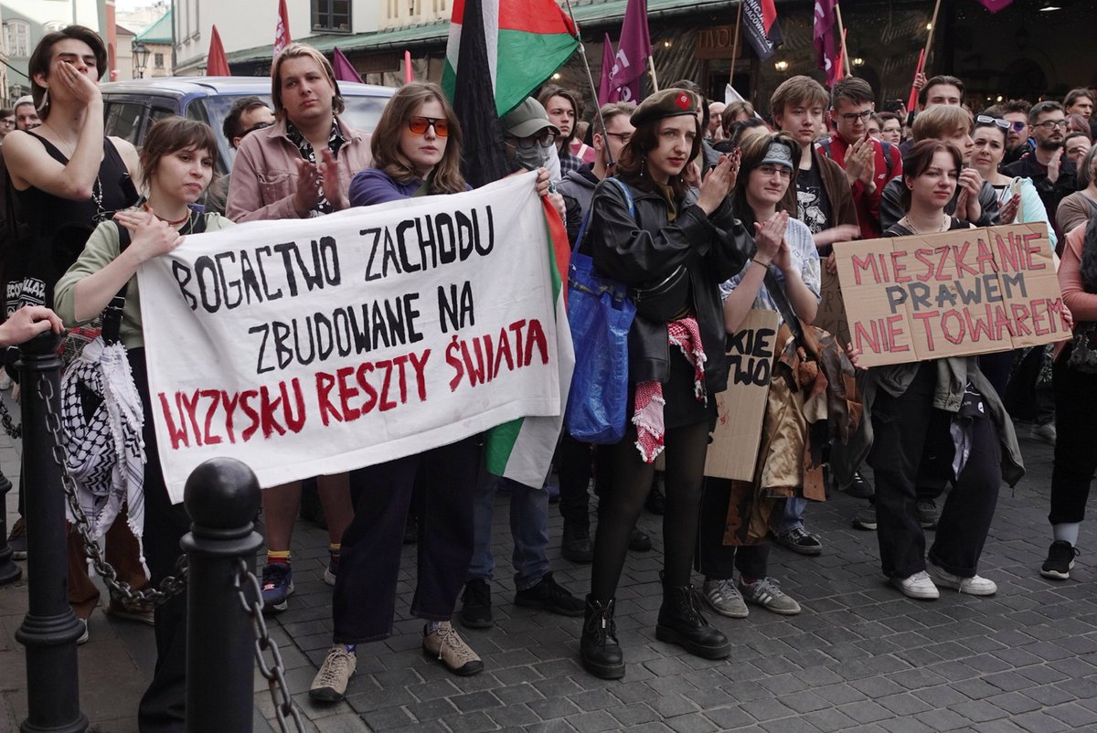 TomunelTomasz's tweet image. #protest 
#tłum 
#kraków
--
