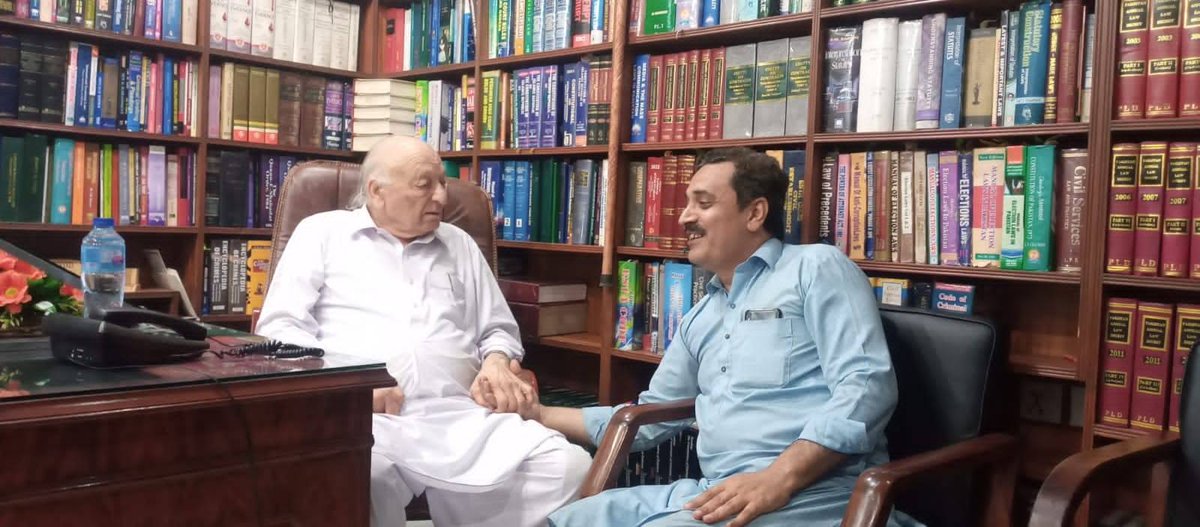 With Latif lala advocate late.. Ex president of peshawar high Court