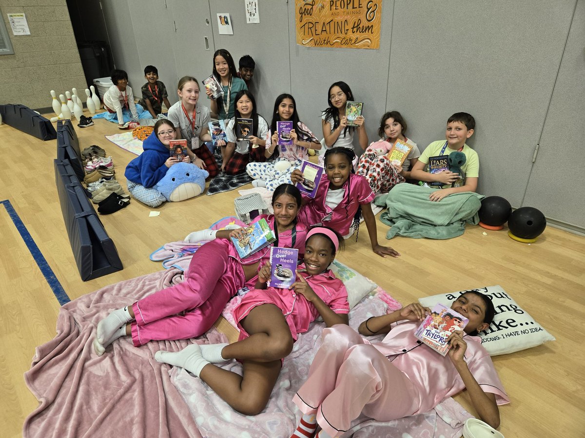 KDELibrary's tweet photo. The 5th Grade Read-In was a success! Every 5th grader went home with a free book to read over the summer! #cozywithagoodbook #kdepride #dragonslovetoread @katy_libraries https://t.co/E9n8cXHmdk