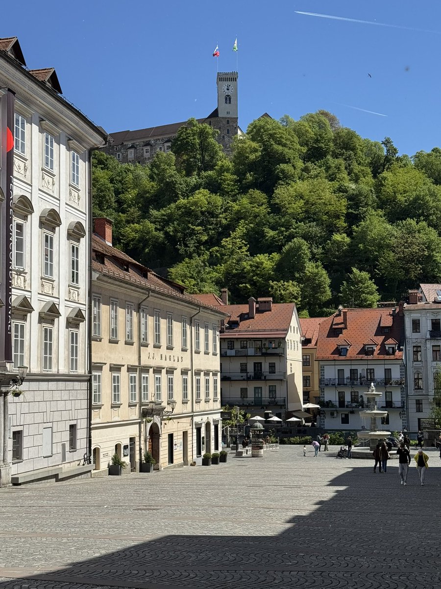 CarrieANeville's tweet image. 📍 Ljubljana, Slovenia

#Wanderlust ✈️🌎🇸🇮