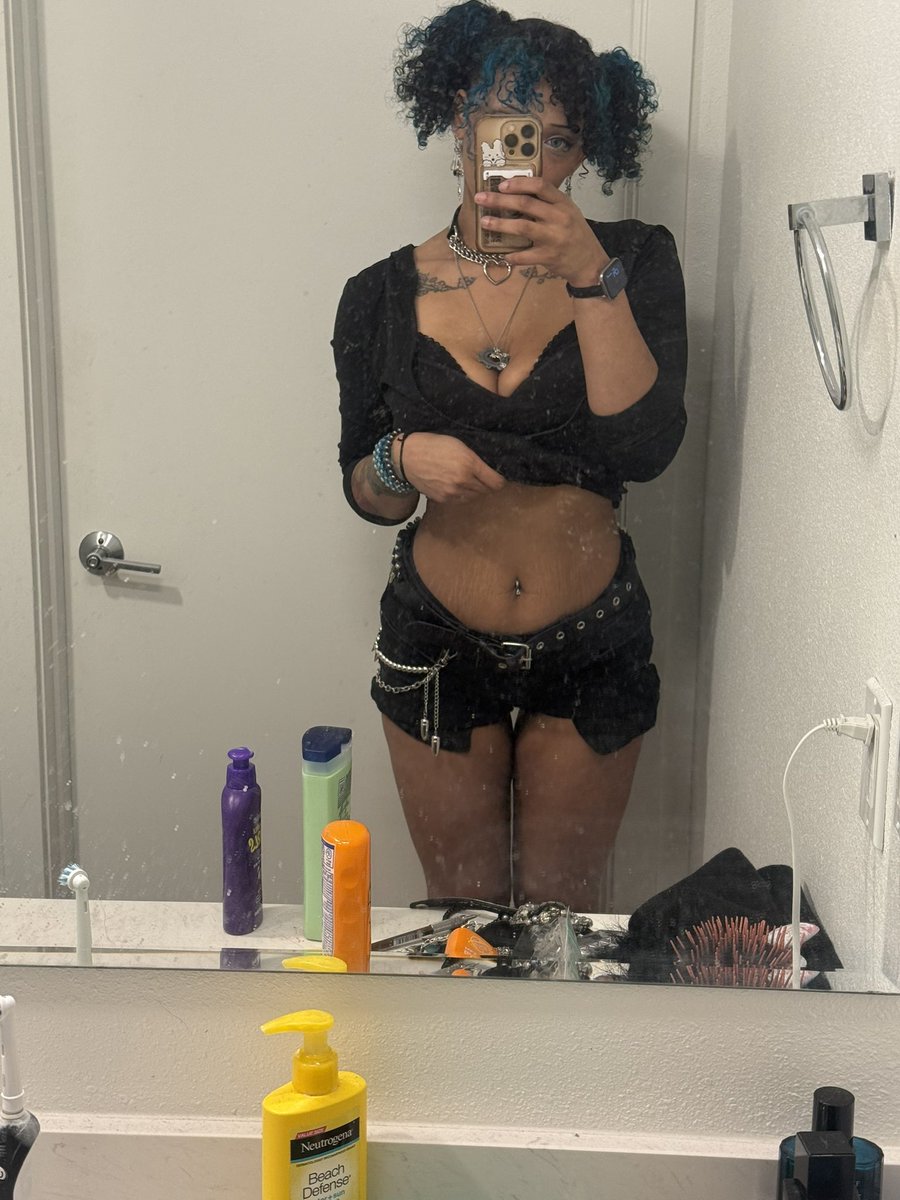 Vynnie | They/Them tweet media