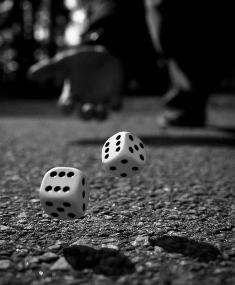lasuanonymous_'s tweet photo. This month, we're taking Big risks 
Big win to everyone seeing this post 😈 https://t.co/XVrJgOAQTP