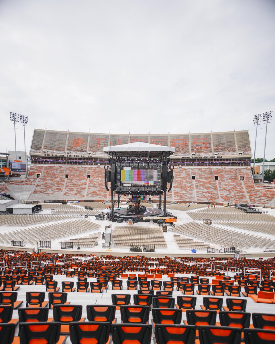 We’re ready for you, <a href="/GeorgeStrait/">George Strait</a>! 🐅🤠