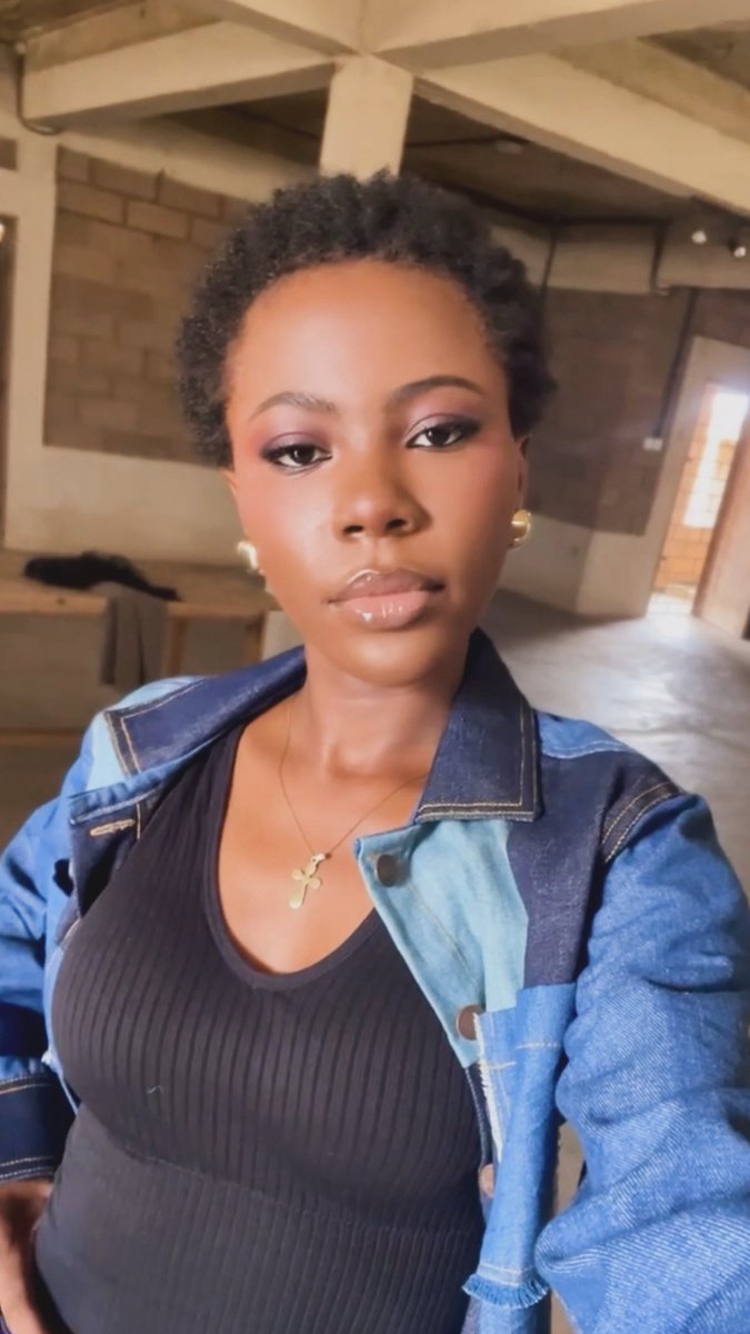 The. HELENADEWOLE tweet media