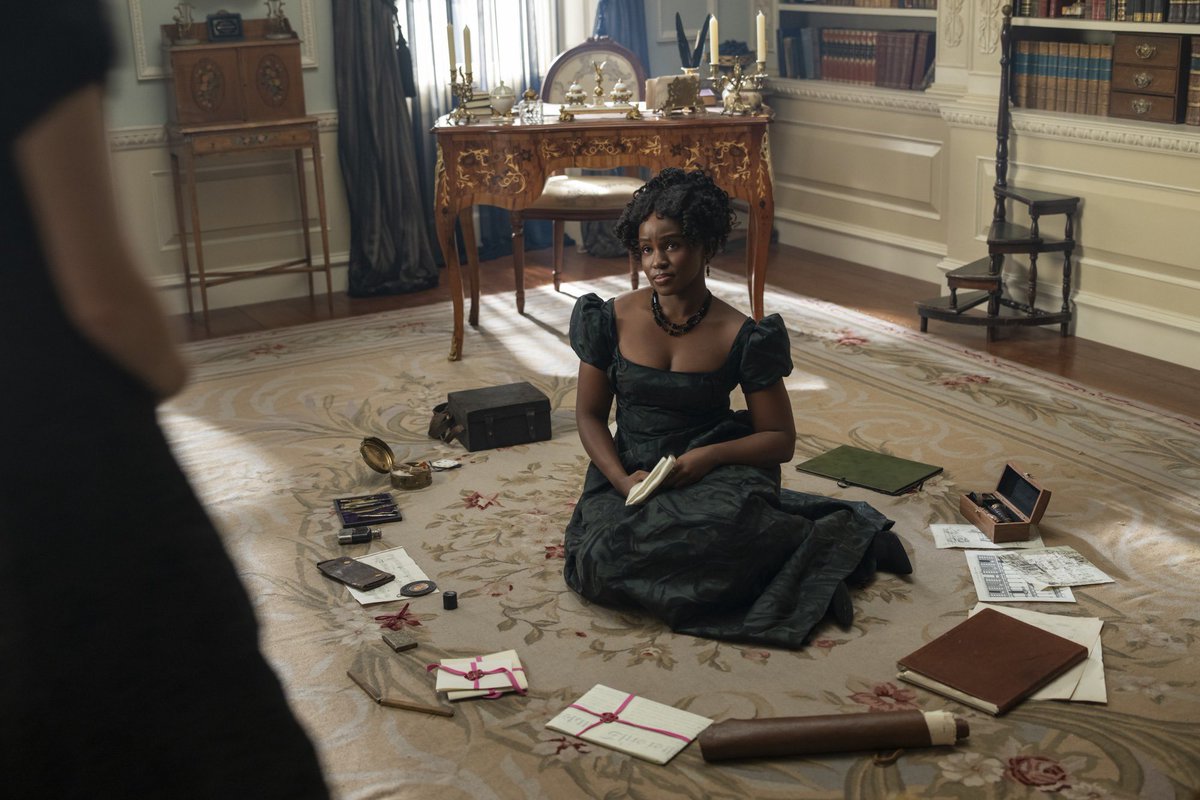 FranchaelaBr's tweet photo. Acho muito desonesto o jeito como tentam usar o luto da Francesca para descredibilizá-la como protagonista da 5ª temporada, sendo que o mesmo vai acontecer com o Phillip, querendo ou não. 

Se hoje a Eloise fosse a protagonista da 5ª temporada, não iríamos ver a fase "viúvo" do Phillip, só iríamos descobrir na temporada que a Marina morreu. Então não venham querer usar o luto como token, porque possivelmente nem na 5ª veremos ele de luto durante 8 episódios porque tudo acontecerá fora das telas. Quando a temporada de vocês lançar, com toda certeza seguirão com a mesma história narrativa do livro. Teremos um salto temporal em ambas as histórias, pois só assim funciona de uma forma interessante para o público assistir.  

Tivemos um pouco do que a Francesca passará durante esse salto temporal, a reta final da 4ª temporada foi o suficiente para que possamos imaginar o que vem acontecendo com a Frannie durante esse período. A mesma coisa se aplica a Michaela, porque sabemos que ela também está de luto, e tudo o que aconteceu com ela nos últimos episódios foi o suficiente para imaginar o que se passa na mente da personagem durante esse período de 2 anos. Isso tudo seguiu e aconteceu de uma forma perfeita, fazendo com que elas se tornassem as protagonistas e enfrentassem qualquer coisa juntas.