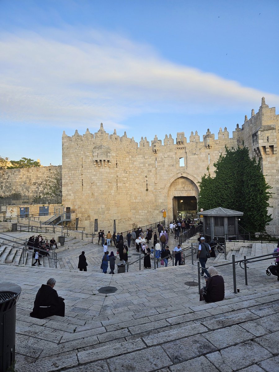 JME5778's tweet image. This photo I took outside Damascus gate Jerusalem I was leaving to go back to the hotel and took pics before walking back there! No trams running. 25/4/26 #Picture