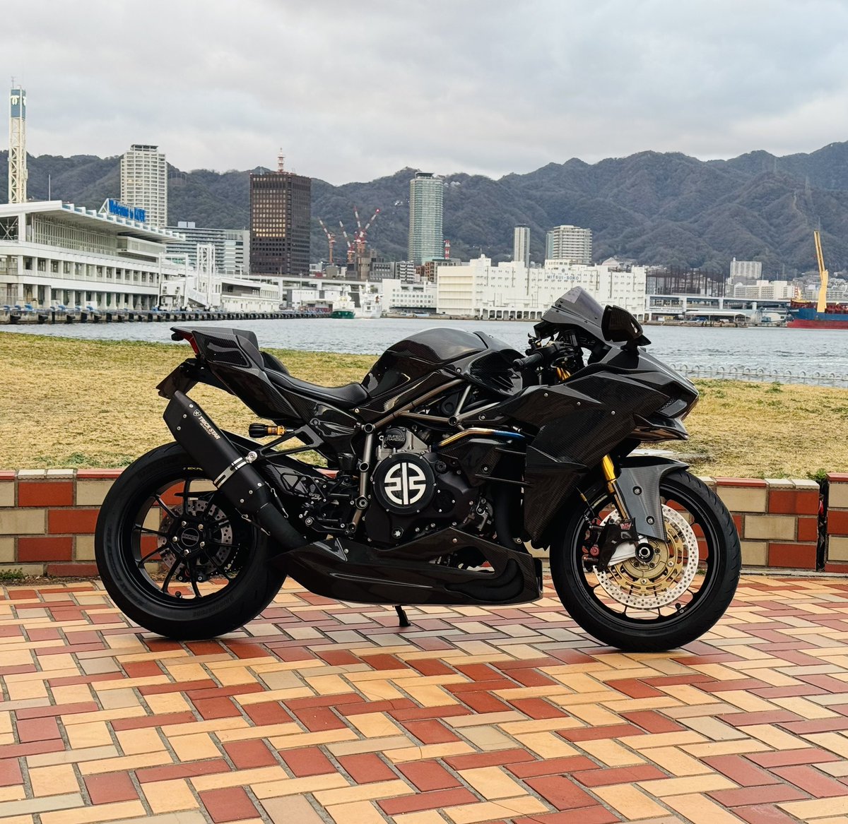 REO_H2's tweet image. おはようございます

5月2日(土)
お仕事の方、おバイクの方

今日も無理なくご安全に！

#毎月2日はH2の日 
#Ninja H2
#AdvantageDirectDriveRacingDisc 
#ADVANTAGE  EXACT