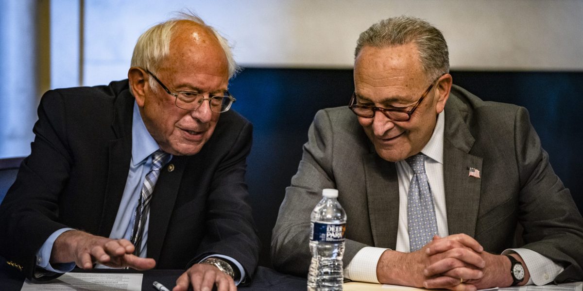 RiskCentre's tweet image. Bernie Sanders is destroying Chuck Schumer in the Democratic Party’s Civil War ahead of the midterms dlvr.it/TSKYtB #BernieSanders #ChuckSchumer #DemocraticParty #CivilWar #Midterms2026