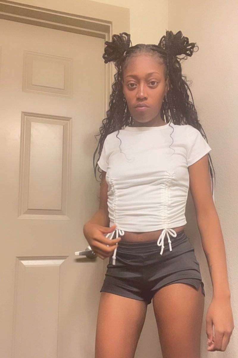 pretty girl 🌸 tweet media