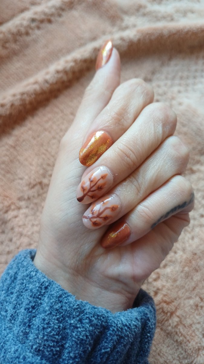 Quenaa's tweet photo. Uñas otoñales para mayo!!! https://t.co/Xs7VpTpFSu