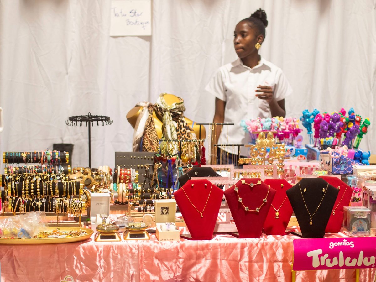 prautus's tweet photo. By highlighting the extraordinary craftsmanship and agricultural goods of Haitian artisans and producers, #GwoupEritaj is showcasing a true journey of resilience. #Haiti #FêteDuTravail https://t.co/wsSZUGaZ30