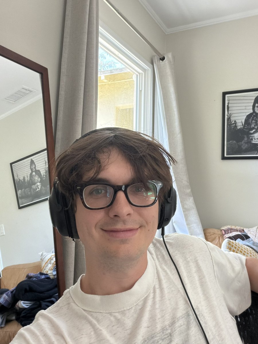 Alex tweet media