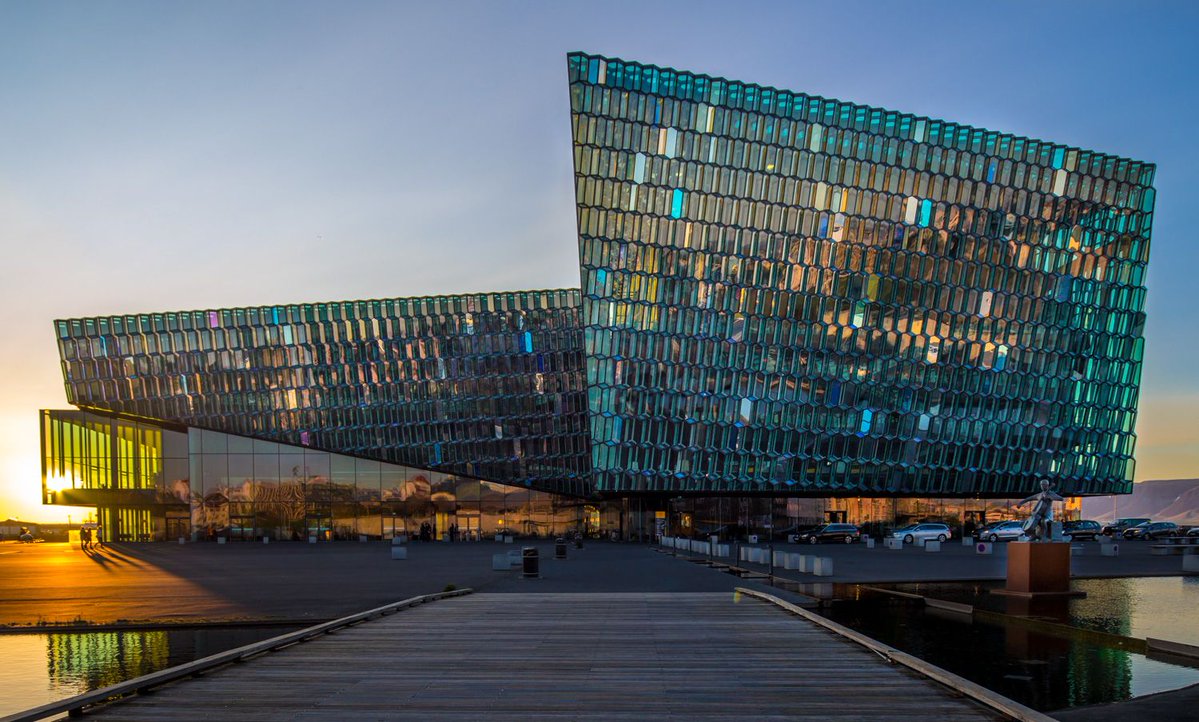 NewsArch's tweet image. Crystal on the Edge of the Abyss: Harpa's Architectural Review cih.ru/wp/bld/2026/05… Кристалл на краю бездны: Архитектурная критика Харпы #Architecturу #Review #Harpa ▄▀ via @cihru